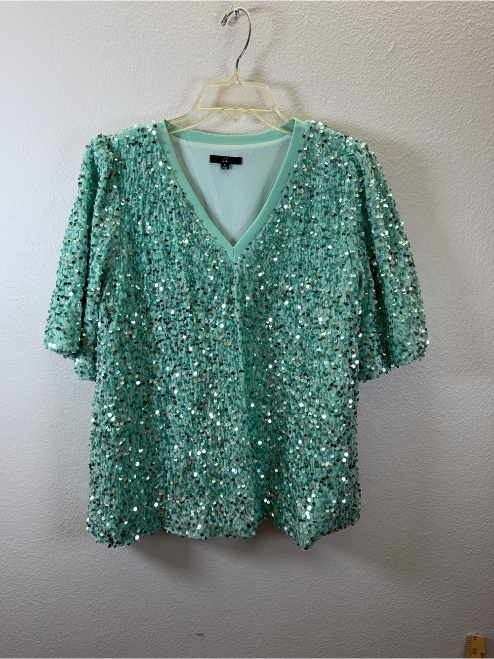 Sequin V-Neck Short Sleeve Top - Mint